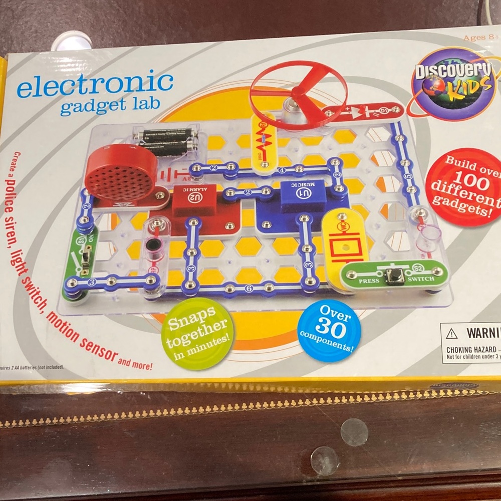 Discovery Kids Electronic Gadget Lab - ages 8+